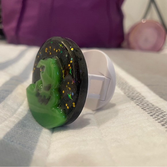 GLOW IN DARK Handcrafted (NEW) Oogie Boogie PopSocket Nightmare Before Christmas - Picture 10 of 16